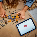 Pilot F1 cu masina de curse McLaren, 60442, 86  piese - imagine 6